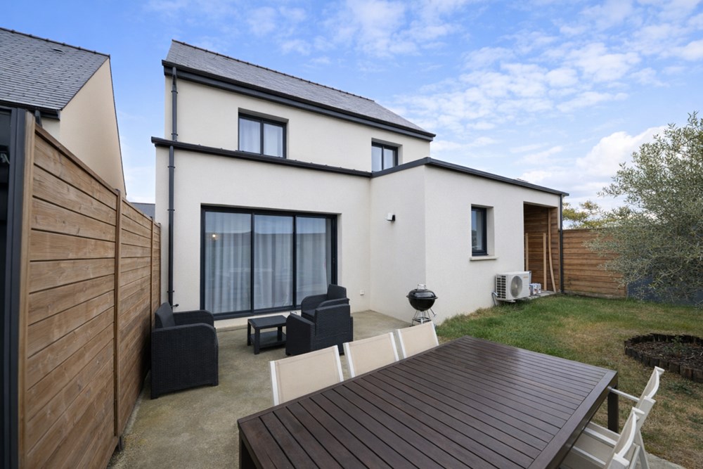 MAISON T6 130M² - TERRAIN 229M² - CONSTRUCTION 12/2017 - STANDING - CALME