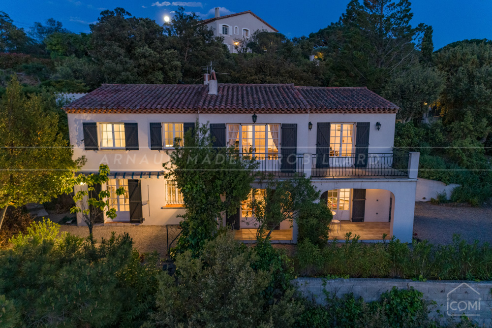 PROPRIETE 200 M² - 1400 M² DE TERRAIN CLOS ET PISCINABLE - SECTEUR TRES RECHERCHE photo 2