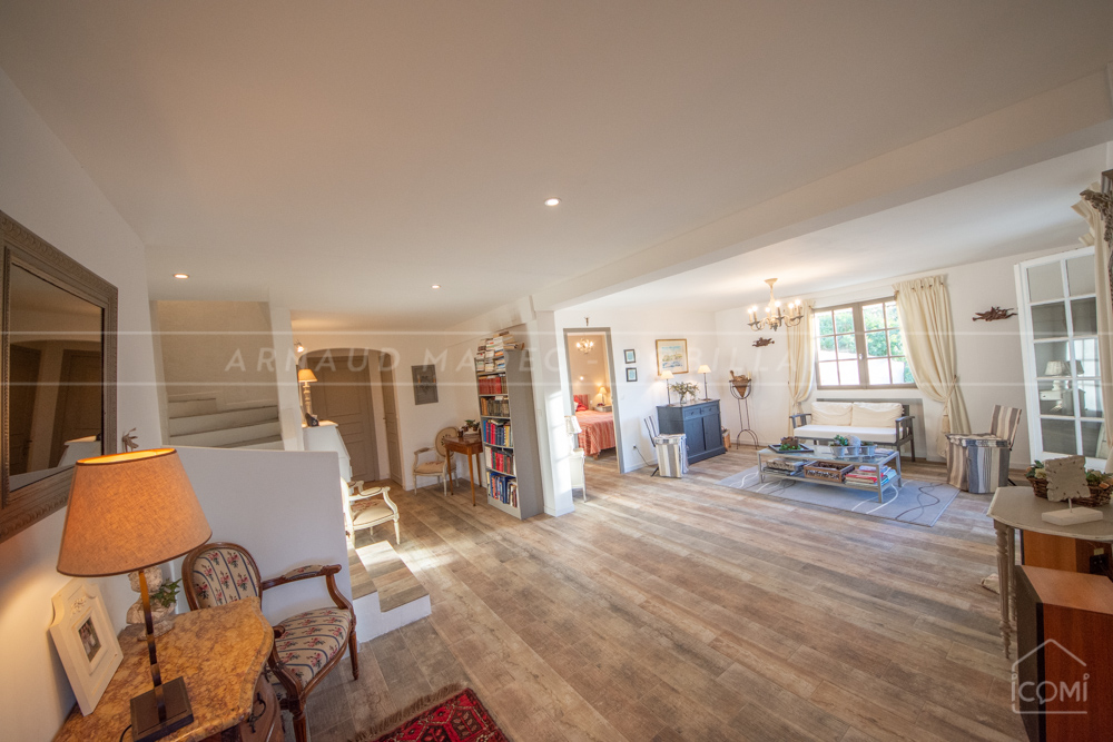 PROPRIETE 200 M² - 1400 M² DE TERRAIN CLOS ET PISCINABLE - SECTEUR TRES RECHERCHE photo 5