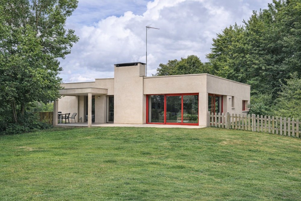 MAISON 200M² - 5/6 CHAMBRES - TERRAIN 1500M² ENVIRON - PLAIN-PIED - RARE