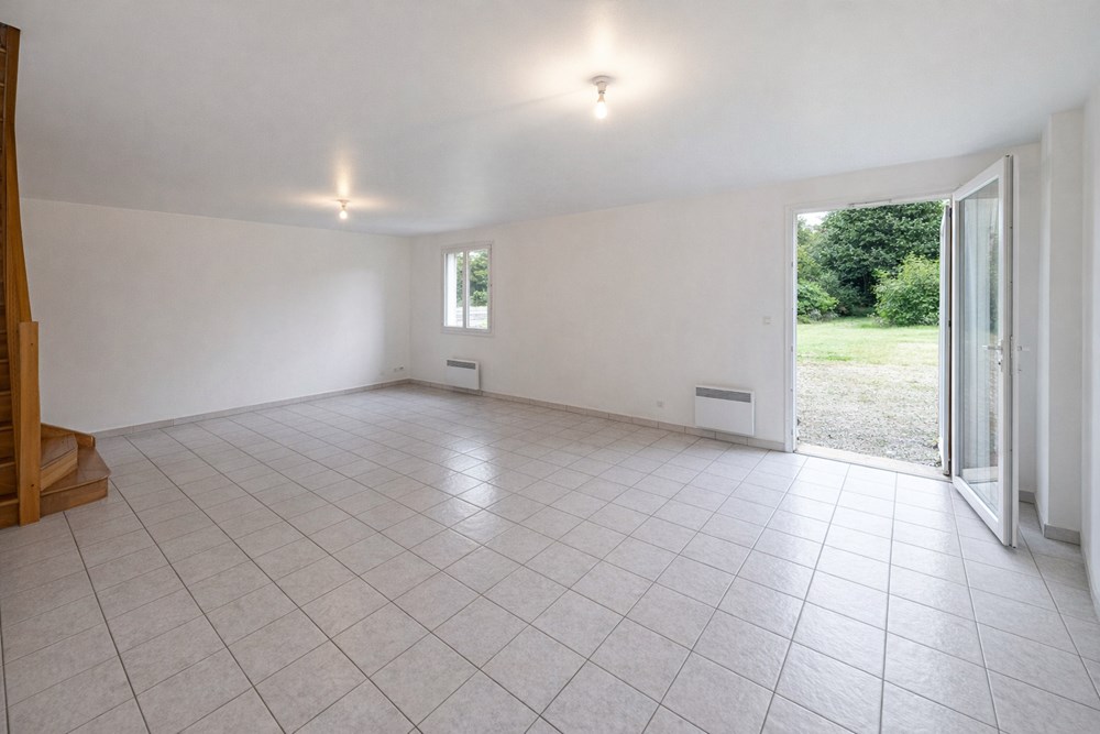 À VENDRE - MAISON - 91 M² - 5 PIECES - 3 CHAMBRES - TERRAIN 1100 M²