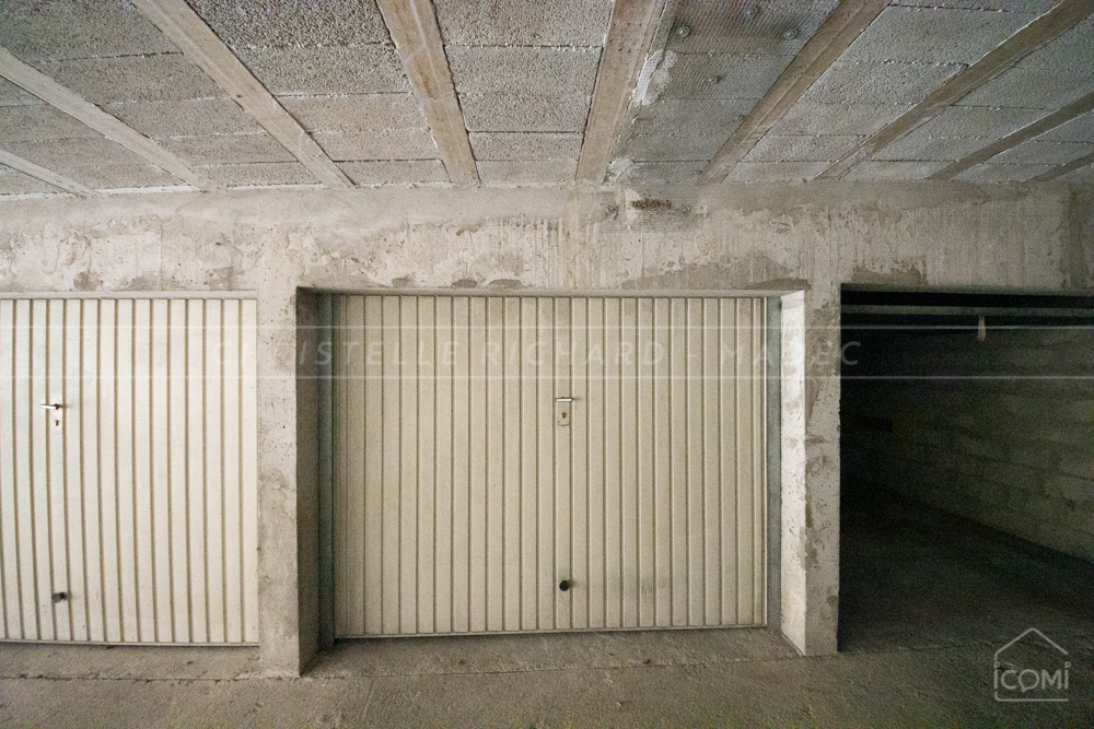 GARAGE BOX - 15 M² - IDEAL VOITURE OU STOCKAGE - SECURISE - SAIN - PROXIMITE RN12 photo 3