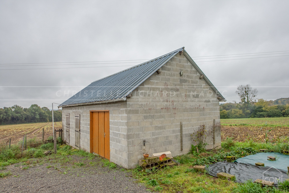 PROPRIETE T8 - 6 CHAMBRES - TERRAIN 3HA - DEPENDANCES - CALME - CULTURE - EXCEPTIONNEL photo 2