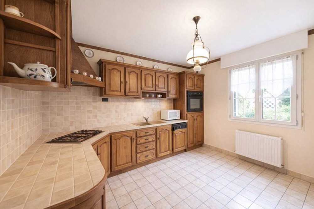 SAINT-SERVAIS - MAISON - 210 M2 - 5 PIECES photo 2