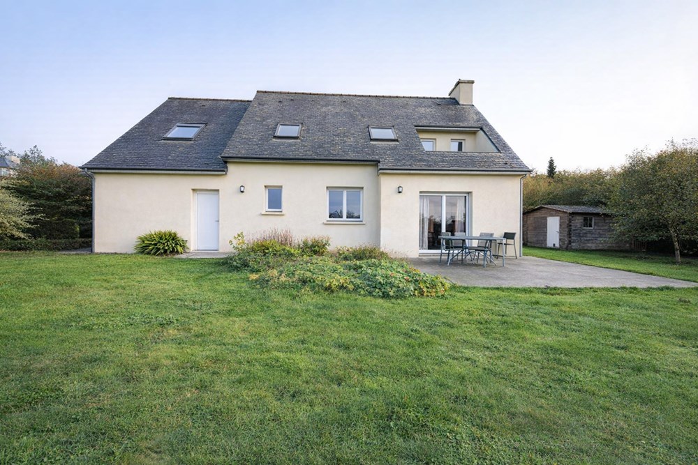 SAINT-URBAIN - MAISON - 156 M2 - 7 PIECES