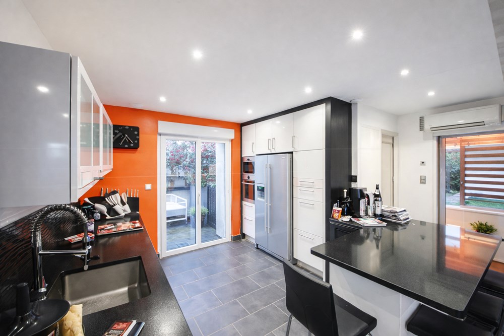 MAISON 230M² AVEC DEPENDANCE DE 40 M² - 4/5 CHAMBRES - TERRAIN 1000M² - VUE DEGAGEE photo 5