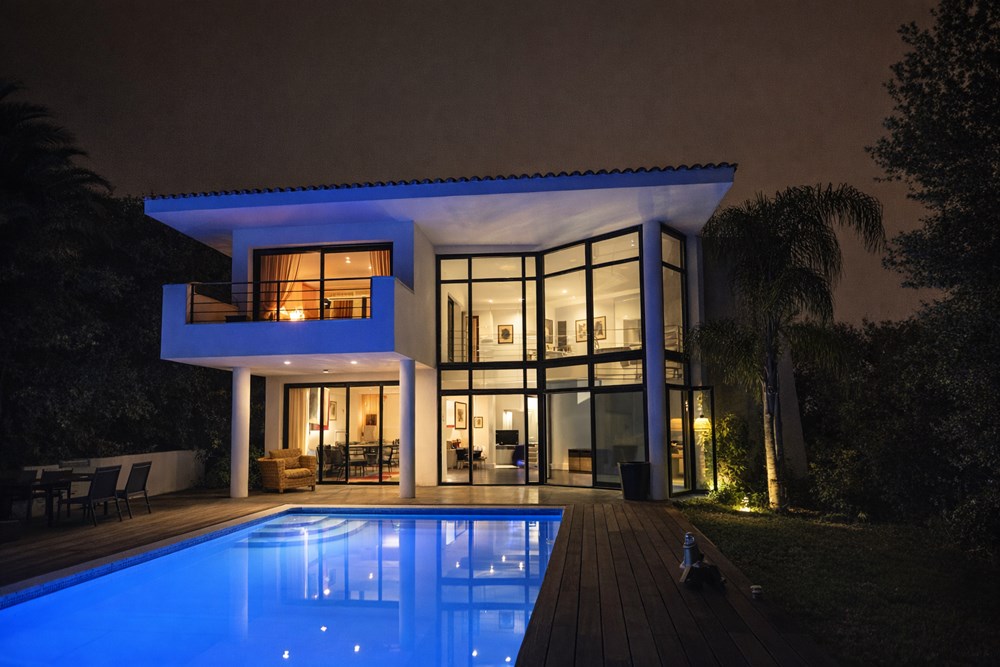 SIX-FOURS-LES-PLAGES - MAISON - 200 M2