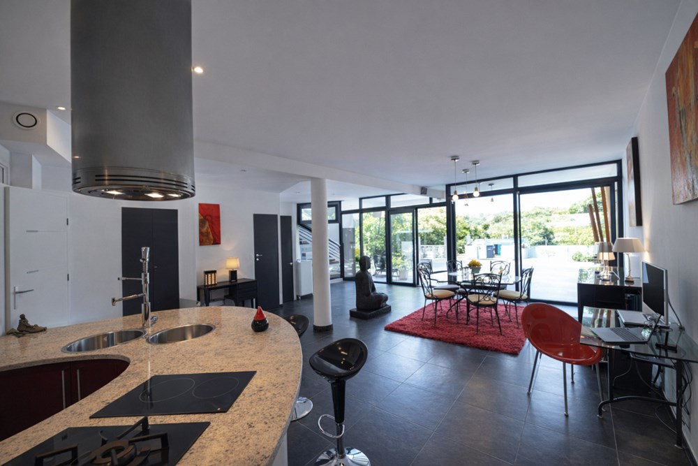 SIX-FOURS-LES-PLAGES - MAISON - 200 M2 photo 4