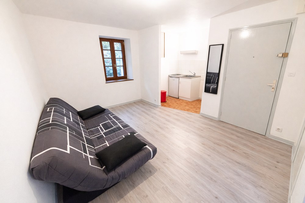 LESNEVEN - MAISON - 73 M2 - 3 PIECES photo 4