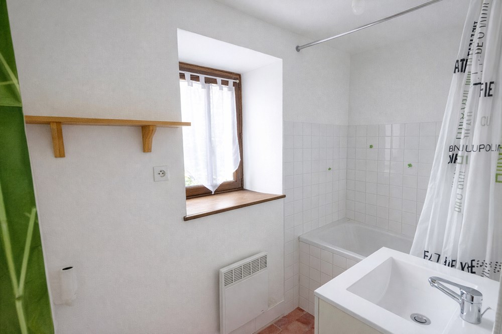 LESNEVEN - MAISON - 73 M2 - 3 PIECES photo 5