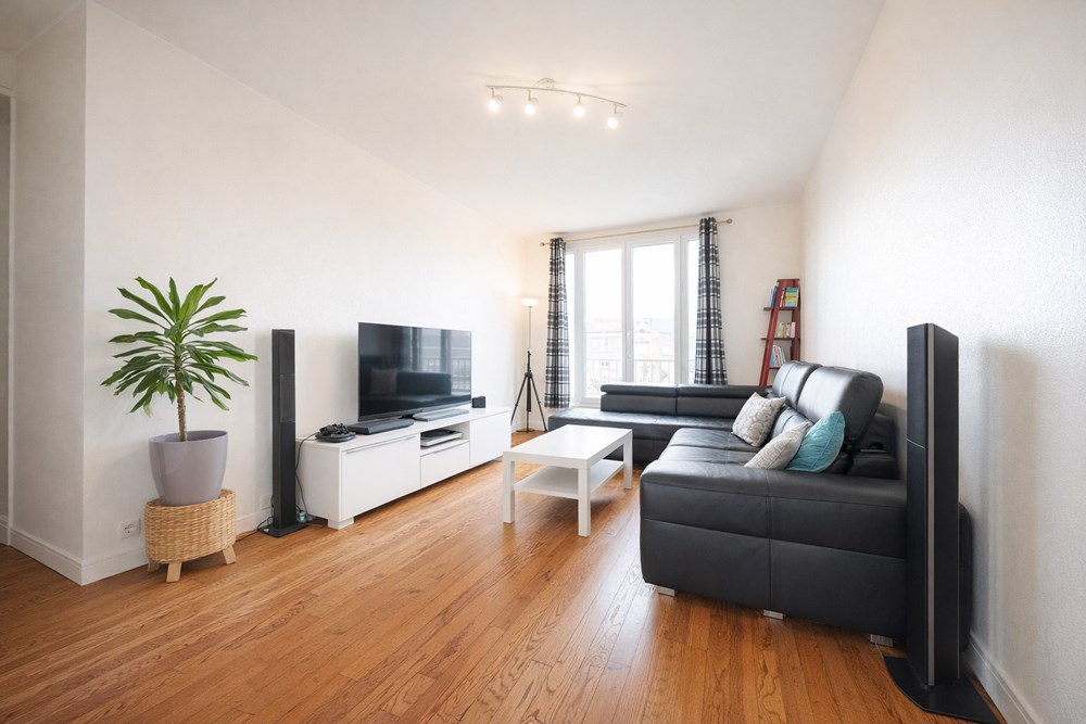 APPARTEMENT 4 PIECES - 60 M² - AUCUNS TRAVAUX- LUMINEUX - CALME - GARAGE POSSIBLE photo 2