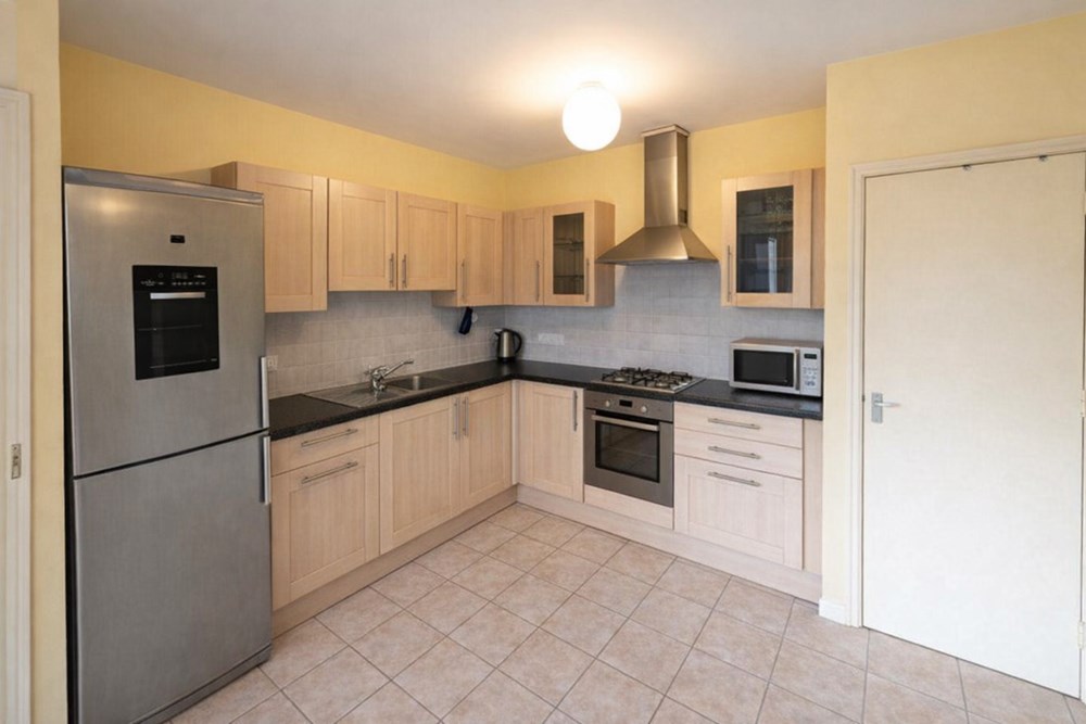 LESNEVEN - APPARTEMENT - 41 M2 - 2 PIECES photo 3