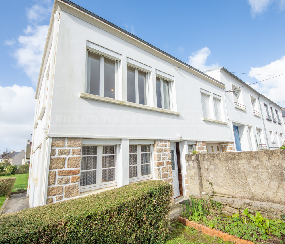 MAISON T5/T6 - TERRAIN 736M² - A MODERNISER ET/OU EXTENSION POSSIBLE - EMPLACEMENT EXCEPTIONNEL