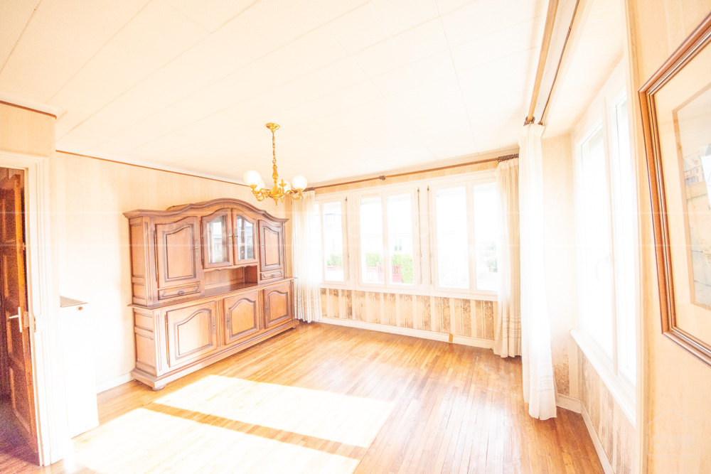 MAISON T5/T6 - TERRAIN 736M² - A MODERNISER ET/OU EXTENSION POSSIBLE - EMPLACEMENT EXCEPTIONNEL photo 4