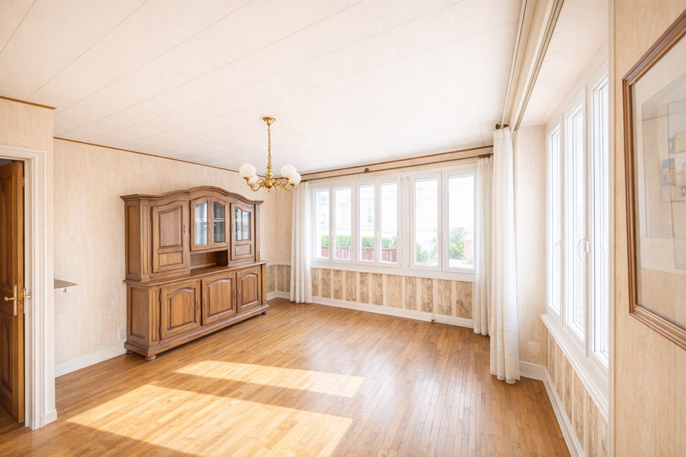 MAISON T5/T6 - TERRAIN 736M² - A MODERNISER ET/OU EXTENSION POSSIBLE - EMPLACEMENT EXCEPTIONNEL photo 2