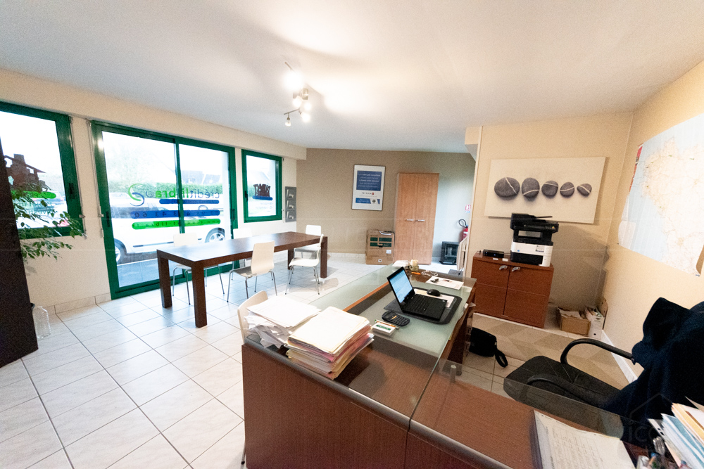 MAISON 90M² R+1 - TERRAIN 100M² - AMENAGEE A CE JOUR EN LOCAL PROFESSIONNEL