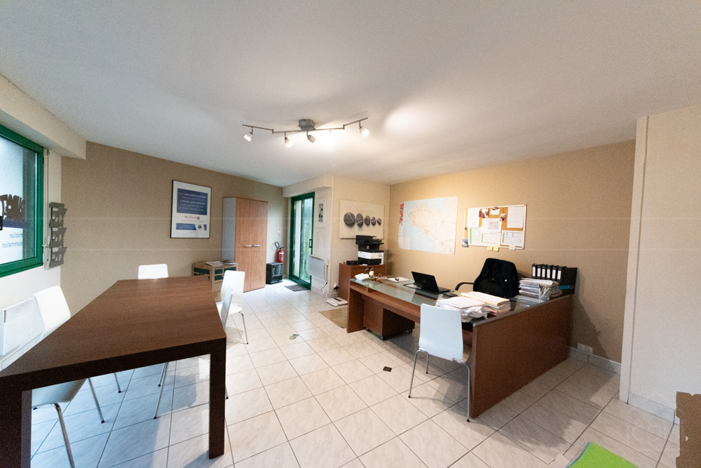 MAISON 90M² R+1 - TERRAIN 100M² - AMENAGEE A CE JOUR EN LOCAL PROFESSIONNEL photo 2