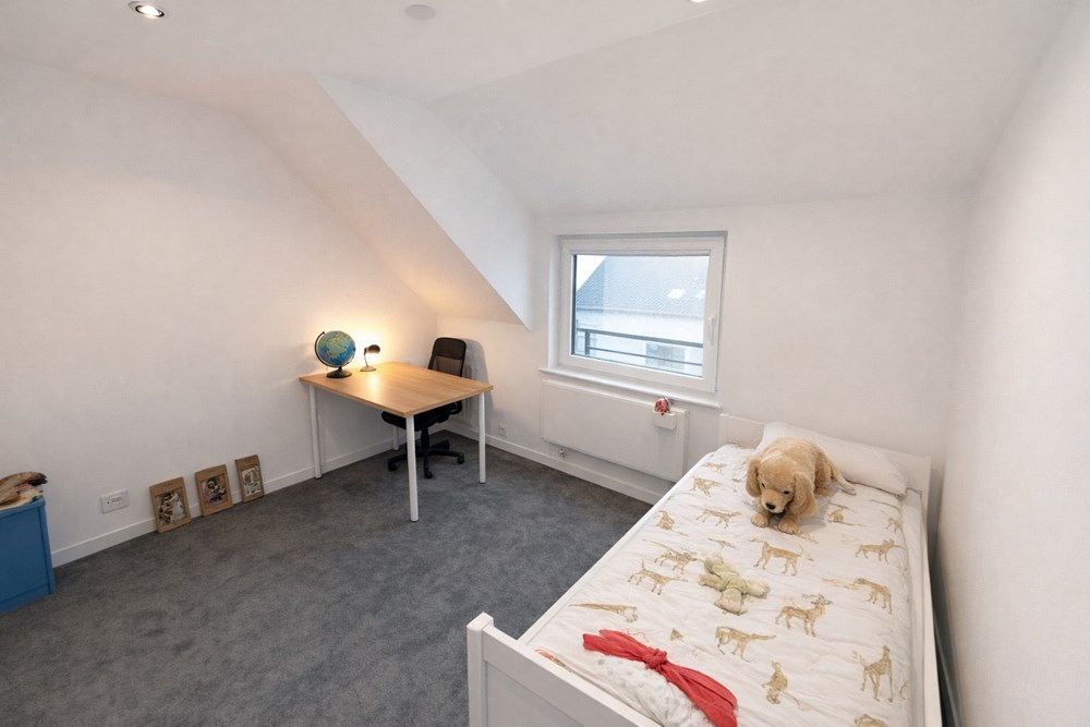 LESNEVEN - MAISON - 149 M2 - 5 PIECES photo 3