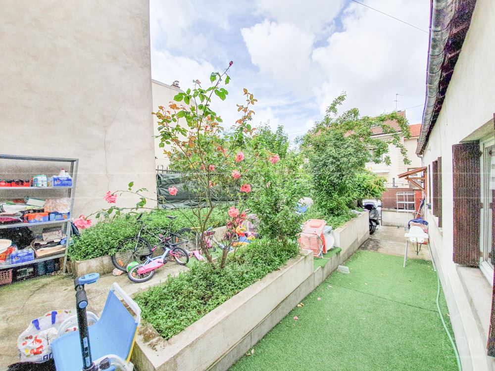 MAISON PRINCIPALE 60M² - DEPENDANCE INDEPENDANTE DE 35M² - GARAGE - JARDIN CLOS - CALME - PROXIMITE LIGNE 14 photo 2