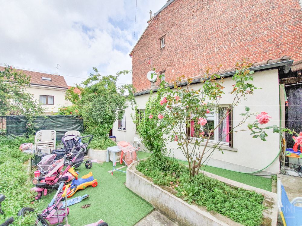 MAISON PRINCIPALE 60M² - DEPENDANCE INDEPENDANTE DE 35M² - GARAGE - JARDIN CLOS - CALME - PROXIMITE LIGNE 14 photo 3