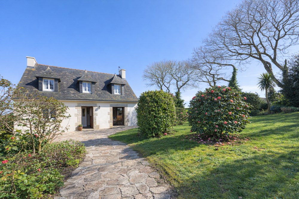 PLOUVIEN - MAISON - 128 M2 - 6 PIECES