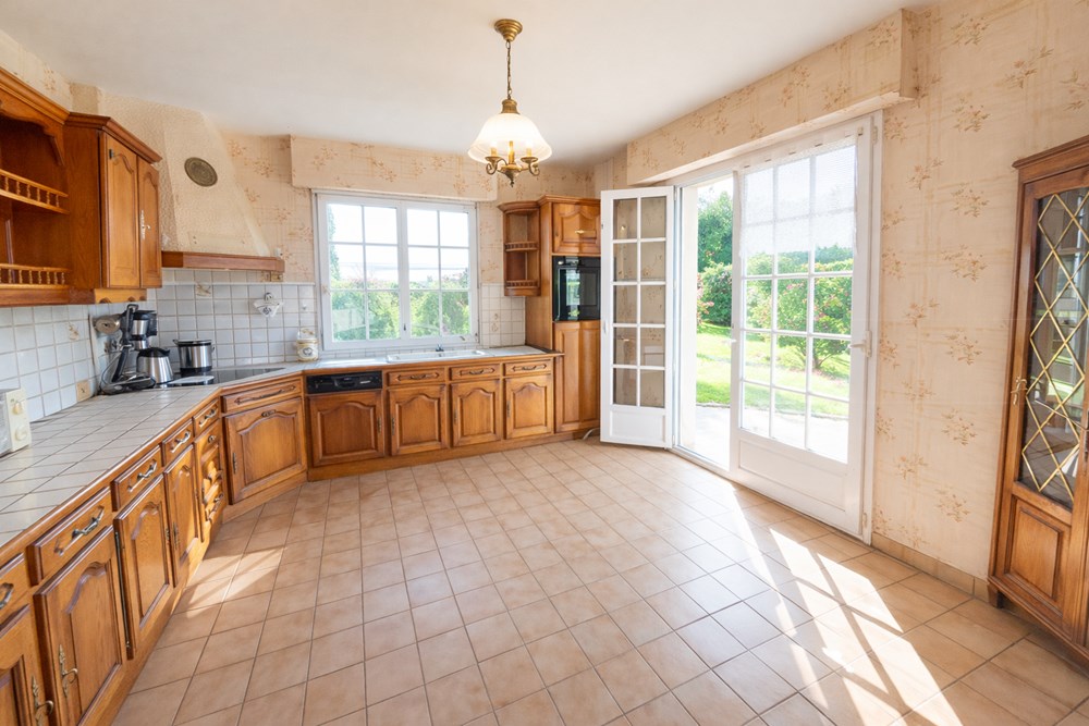 PLOUVIEN - MAISON - 128 M2 - 6 PIECES photo 3