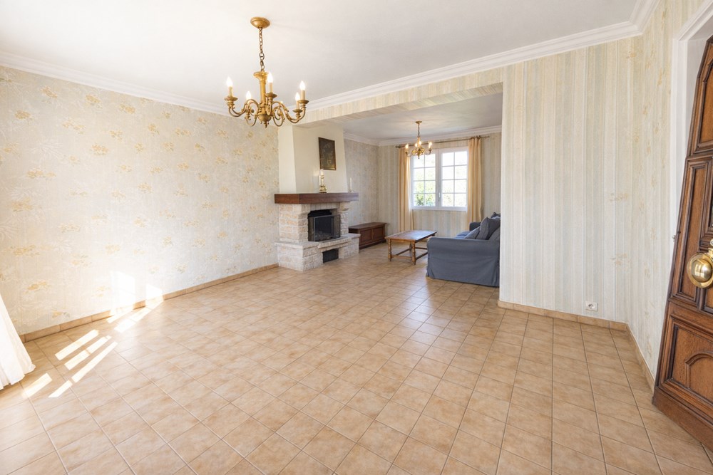 PLOUVIEN - MAISON - 128 M2 - 6 PIECES photo 4