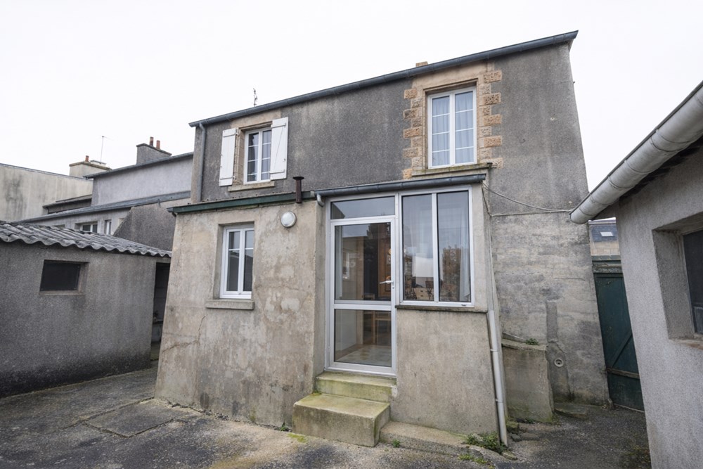 MAISON - CENTRE VILLE - A RENOVER - 180M² - TERRAIN 500M² photo 5