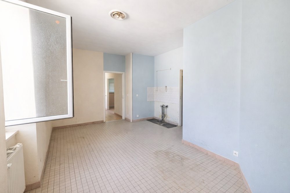 IMMEUBLE - 4/5 APPARTEMENTS - CENTRE VILLE - PROCHE MER - A RENOVER- BEAU POTENTIEL photo 4