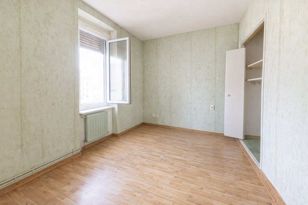 IMMEUBLE - 4/5 APPARTEMENTS - CENTRE VILLE - PROCHE MER - A RENOVER- BEAU POTENTIEL photo 3