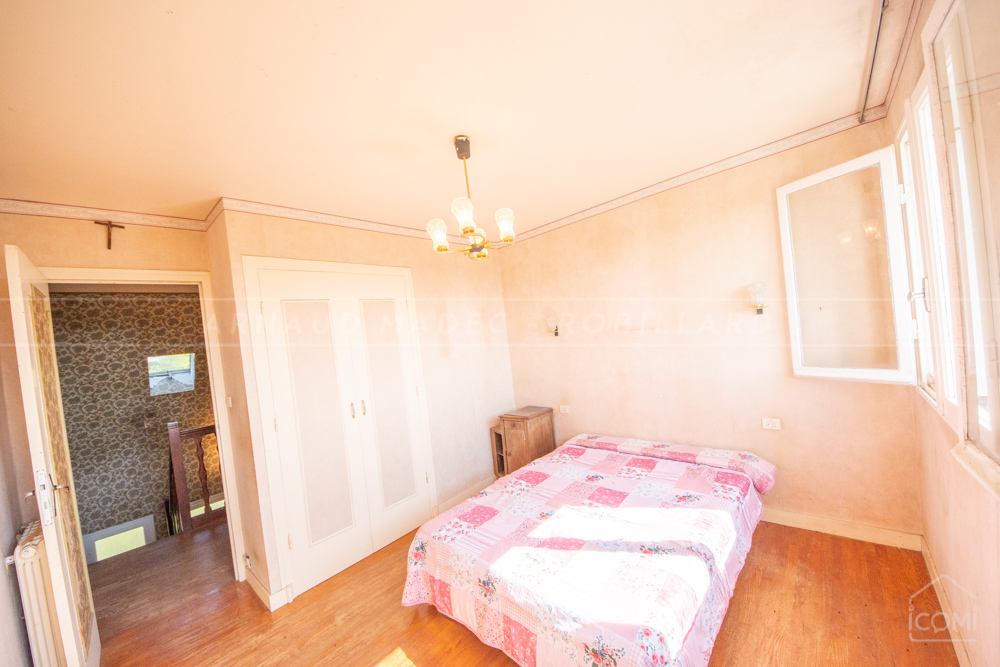 MAISON 5/7 CH DE 140M² - TERRAIN DE 2800M² - ESPACE DE VIE TRIPLE 50M² - CALME - 1ERE MAIN photo 4