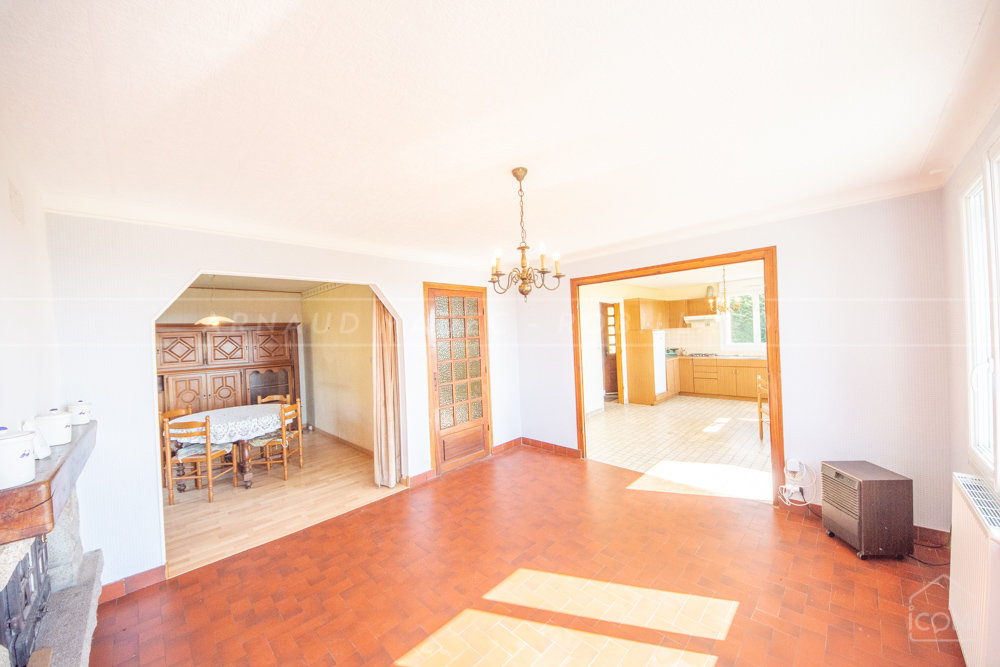 MAISON 5/7 CH DE 140M² - TERRAIN DE 2800M² - ESPACE DE VIE TRIPLE 50M² - CALME - 1ERE MAIN