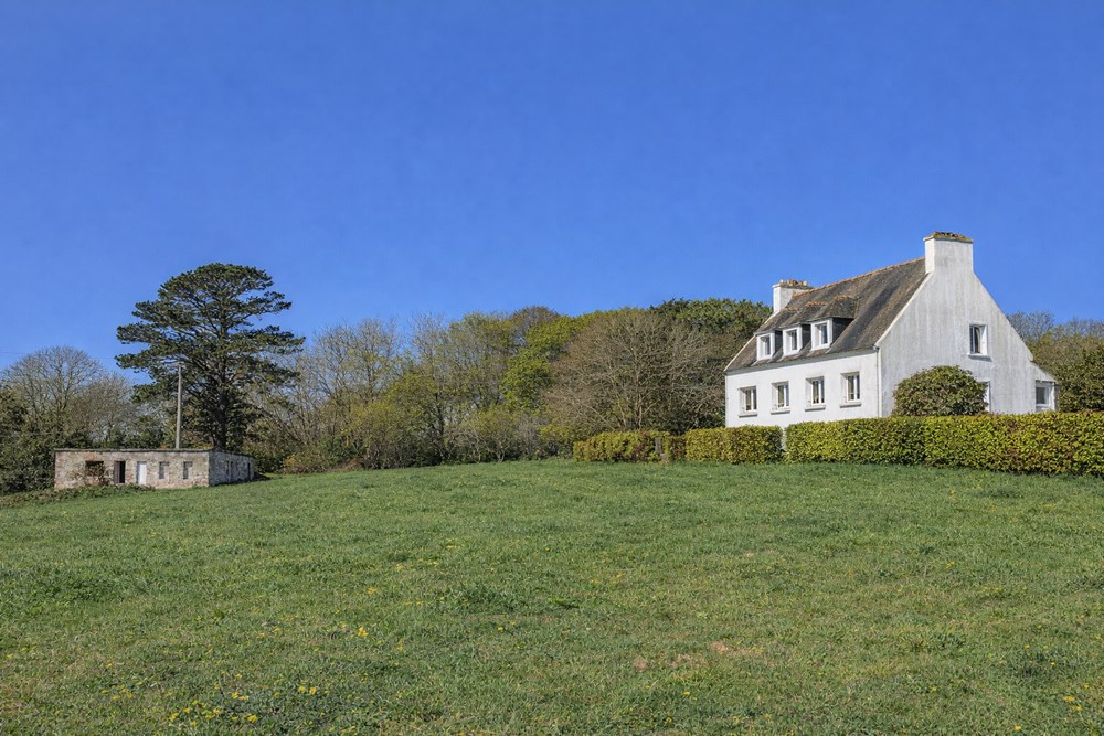 MAISON 5/7 CH DE 140M² - TERRAIN DE 2800M² - ESPACE DE VIE TRIPLE 50M² - CALME - 1ERE MAIN