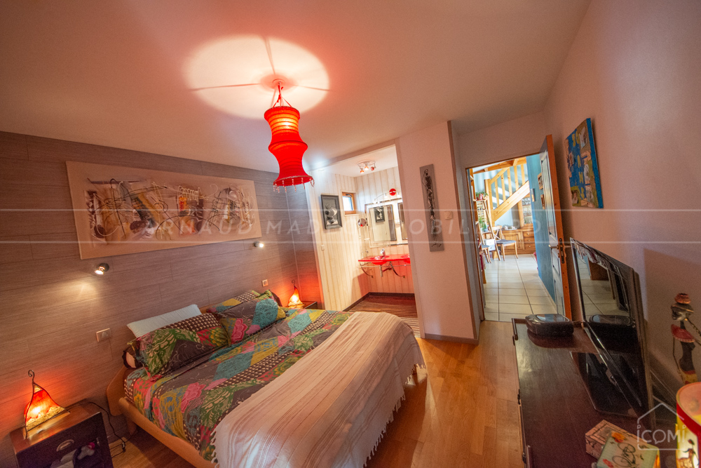 MAISON CONTEMPORAINE DE 200M² - 4/5 CHAMBRES - TERRAIN 1400M² - SPA-JACUZZI - RARE