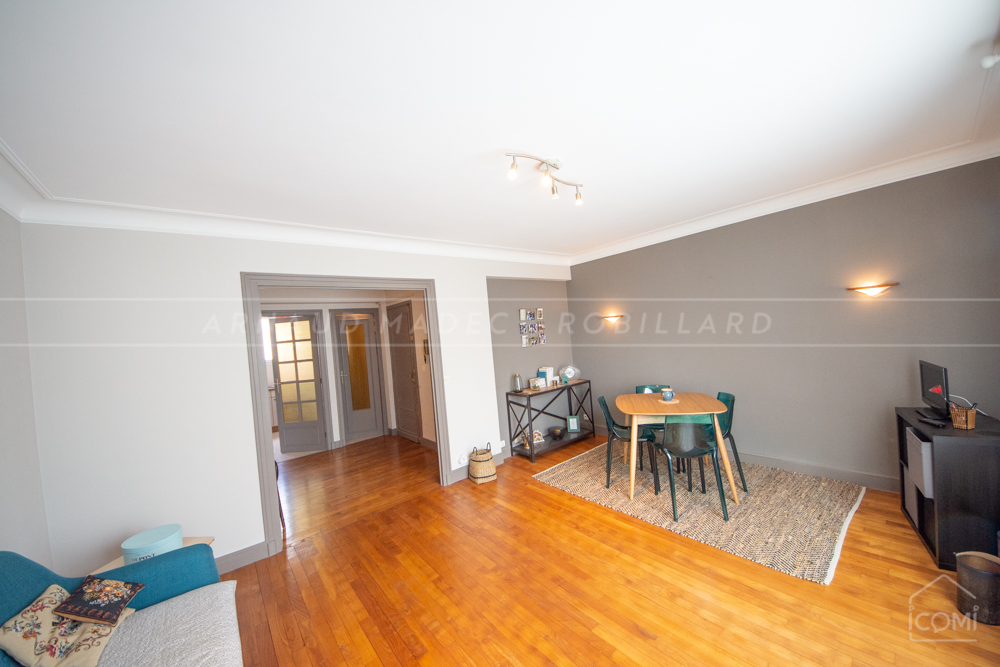 APPARTEMENT T3 - ASCENSEUR - CALME - CHARME - PARKING
