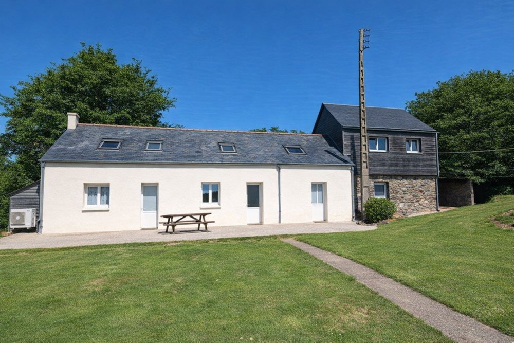 MAISON 4 CHAMBRES SUR TERRAIN DE 2926M² AVEC HANGAR ET DEPENDANCES
