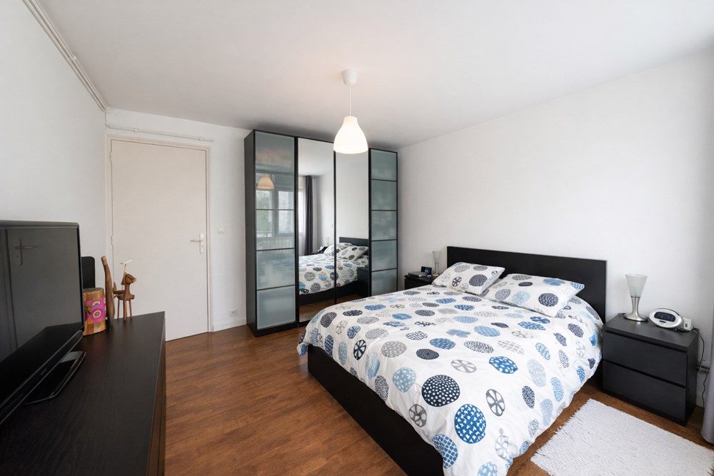 IMMEUBLE - 166 M² - 3 APPARTEMENTS - 2 GARAGES - RENOVE - TRES BELLES PRESTATIONS photo 4