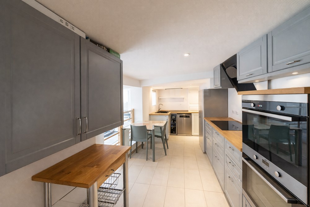 IMMEUBLE - 166 M² - 3 APPARTEMENTS - 2 GARAGES - RENOVE - TRES BELLES PRESTATIONS photo 3