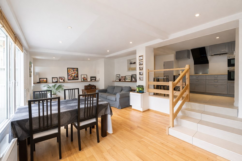 IMMEUBLE - 166 M² - 3 APPARTEMENTS - 2 GARAGES - RENOVE - TRES BELLES PRESTATIONS photo 2