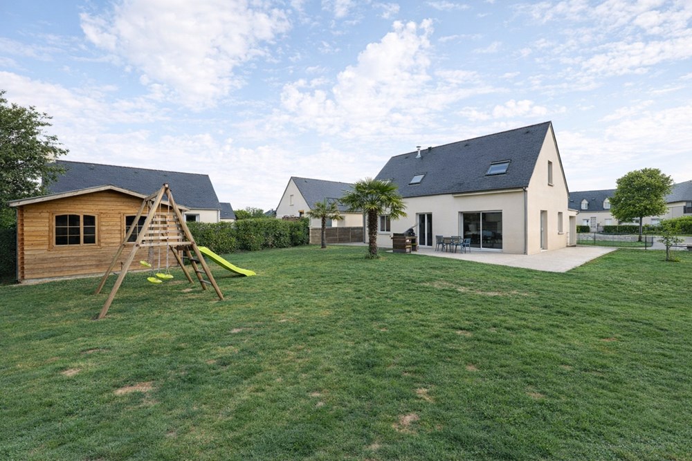 MAISON 5 CHAMBRES - TERRAIN CLOS DE 892M²