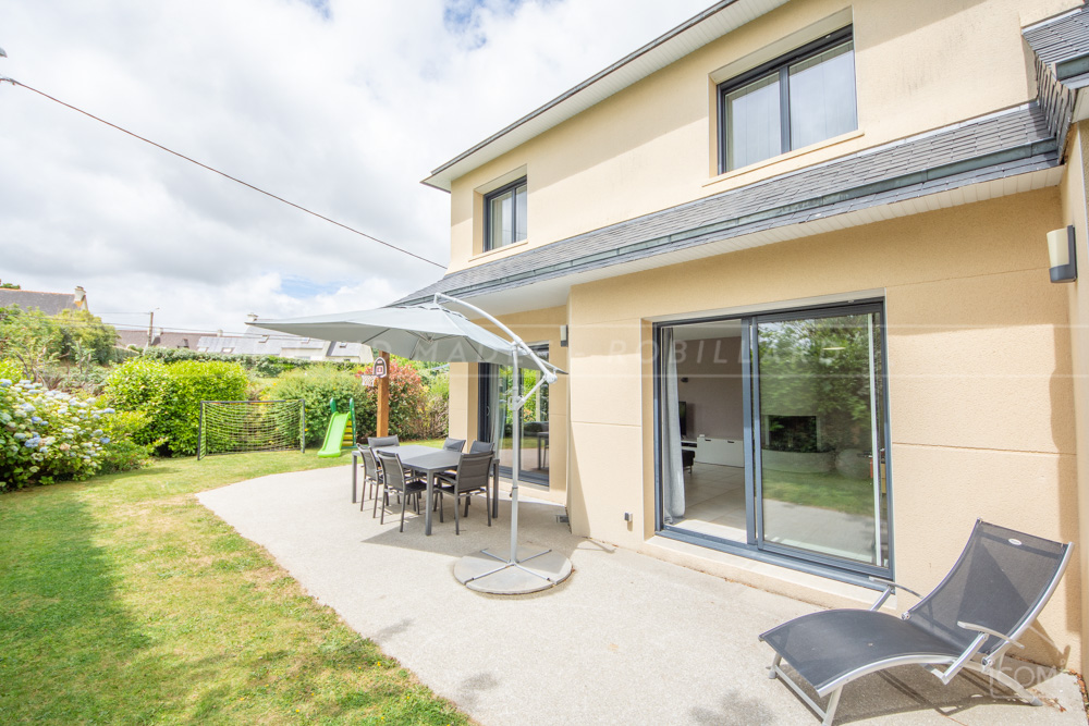 MAISON CONTEMPORAINE - 4/5 CH - PIECE DE VIE 50M² - CARPORT - PISCINE POSSIBLE