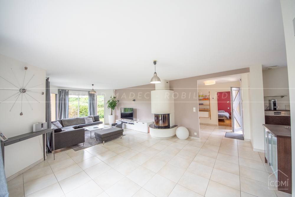 MAISON CONTEMPORAINE - 4/5 CH - PIECE DE VIE 50M² - CARPORT - PISCINE POSSIBLE photo 2