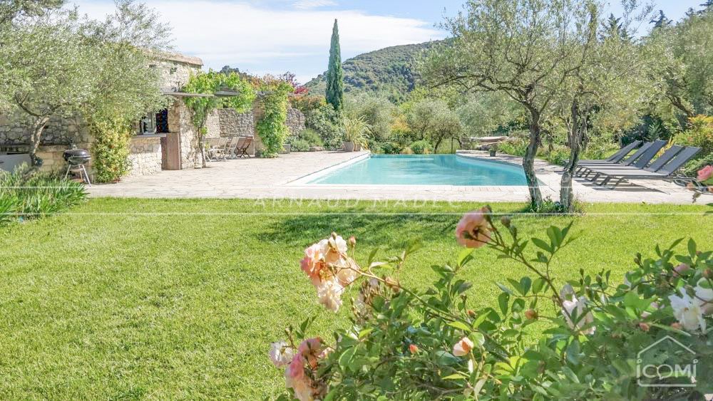 MAS EN PIERRE - 180 M² - 5/6 CHAMBRES - PISCINE - TERRAIN DE 4.000M² ENVIRON - VUE DEGAGEE - COUP DE COEUR photo 2