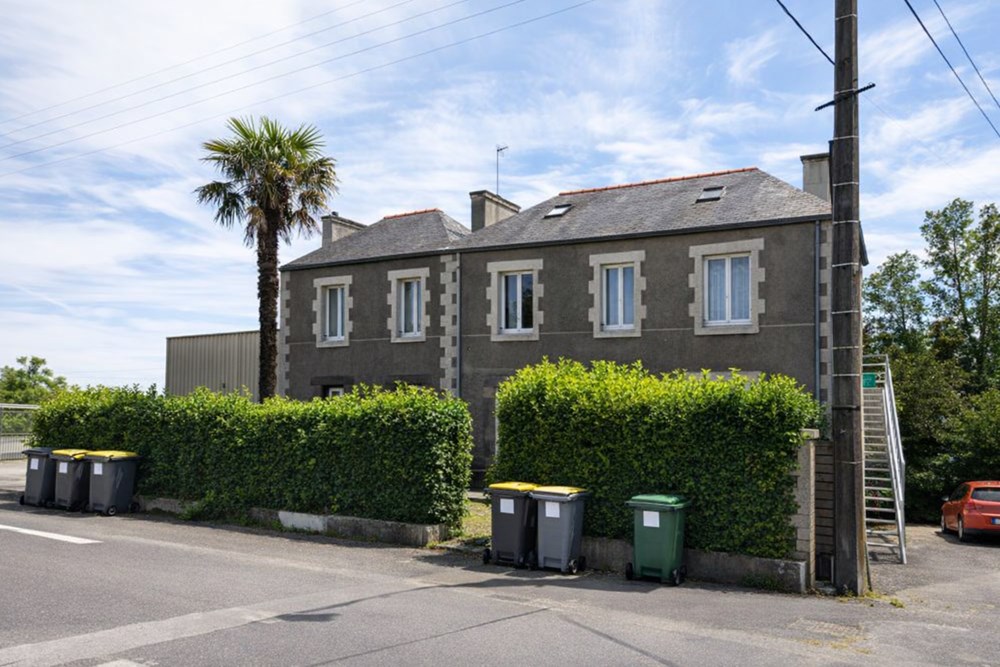 PLOUéDERN - IMMEUBLE - 230 M2 - 4 PIECES