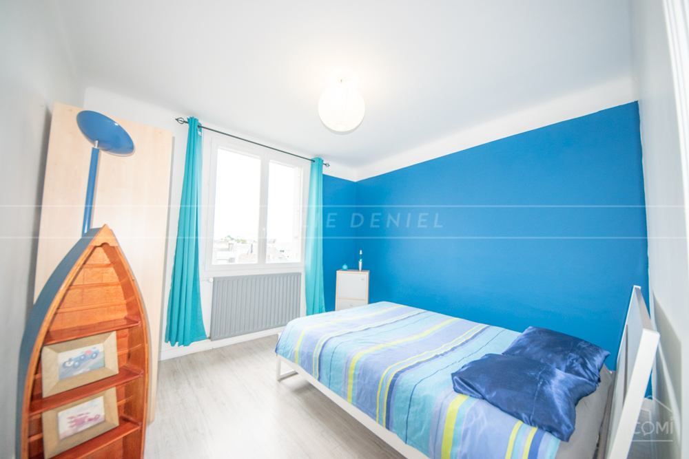 APPARTEMENT 75M² ENTIEREMENT RENOVE -3 CHAMBRES- LUMINEUX - SEUL AU 3EME ET DERNIER ETAGE - SYNDIC BENEVOLE photo 5