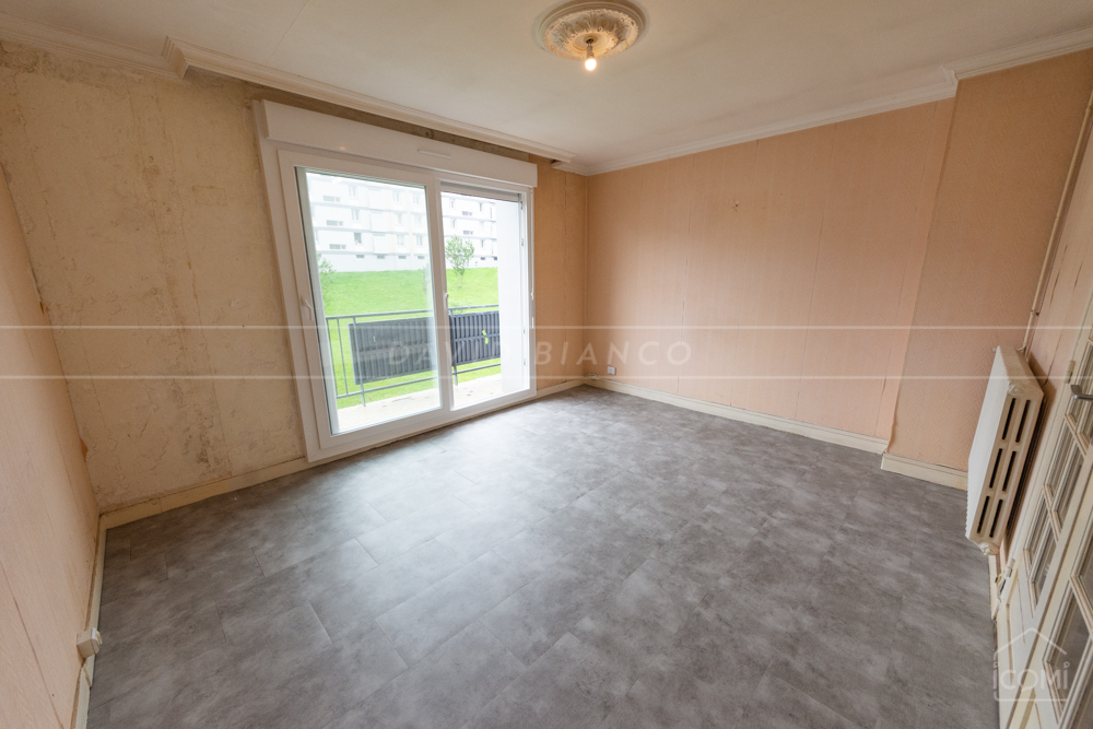 APPARTEMENT T4 70M² AVEC BALCON ET CAVE photo 2