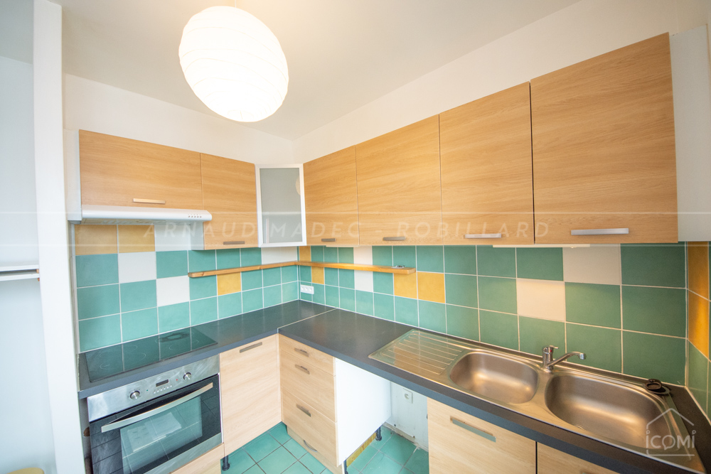 APPARTEMENT T3 - DERNIER ETAGE - RENOVATION DE QUALITE - VUE DEGAGEE photo 3