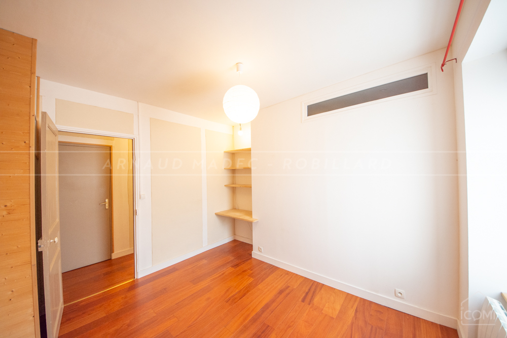 APPARTEMENT T3 - DERNIER ETAGE - RENOVATION DE QUALITE - VUE DEGAGEE photo 4