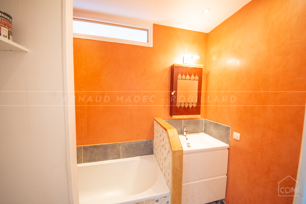 APPARTEMENT T3 - DERNIER ETAGE - RENOVATION DE QUALITE - VUE DEGAGEE photo 5