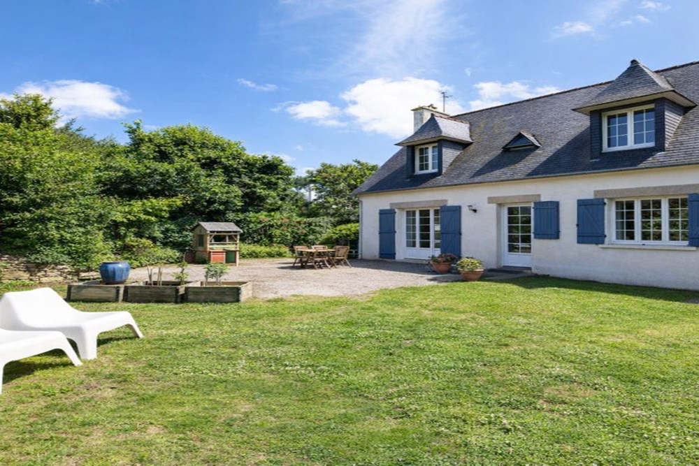 MAISON - 4/5 CHAMBRES - SANS VIS A VIS - ENVIRONNEMENT CALME ET VERDOYANT - PROCHE CENTRE VILLE -